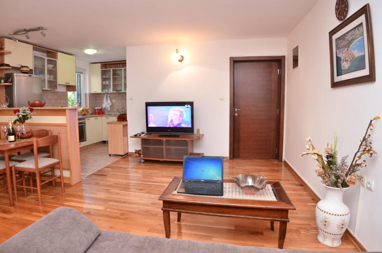 Apartments Petkovic Будва Екстер'єр фото